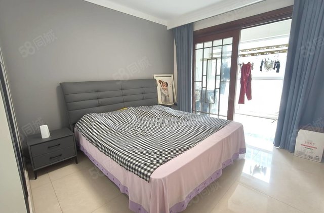 大平方  阿卡迪亚四期！送储藏室！三室两厅两卫！精装修