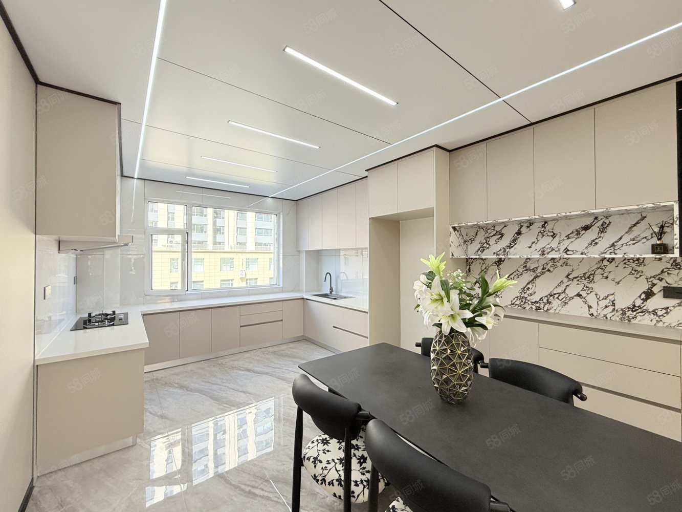 文豪世家3室2厅2卫161㎡南北103万