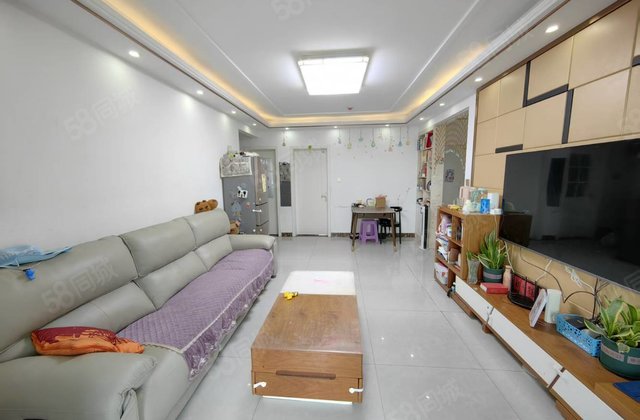 花园路  旁 精装三室双阳台 带车位储藏室 诚心出售