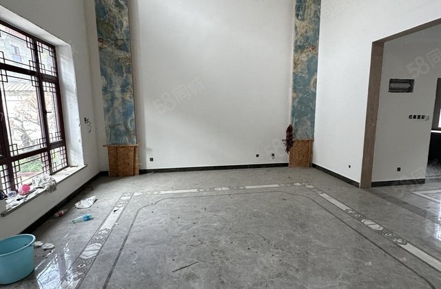 古楼别墅 挑高客厅 精装 独栋 电梯已   带150平院子