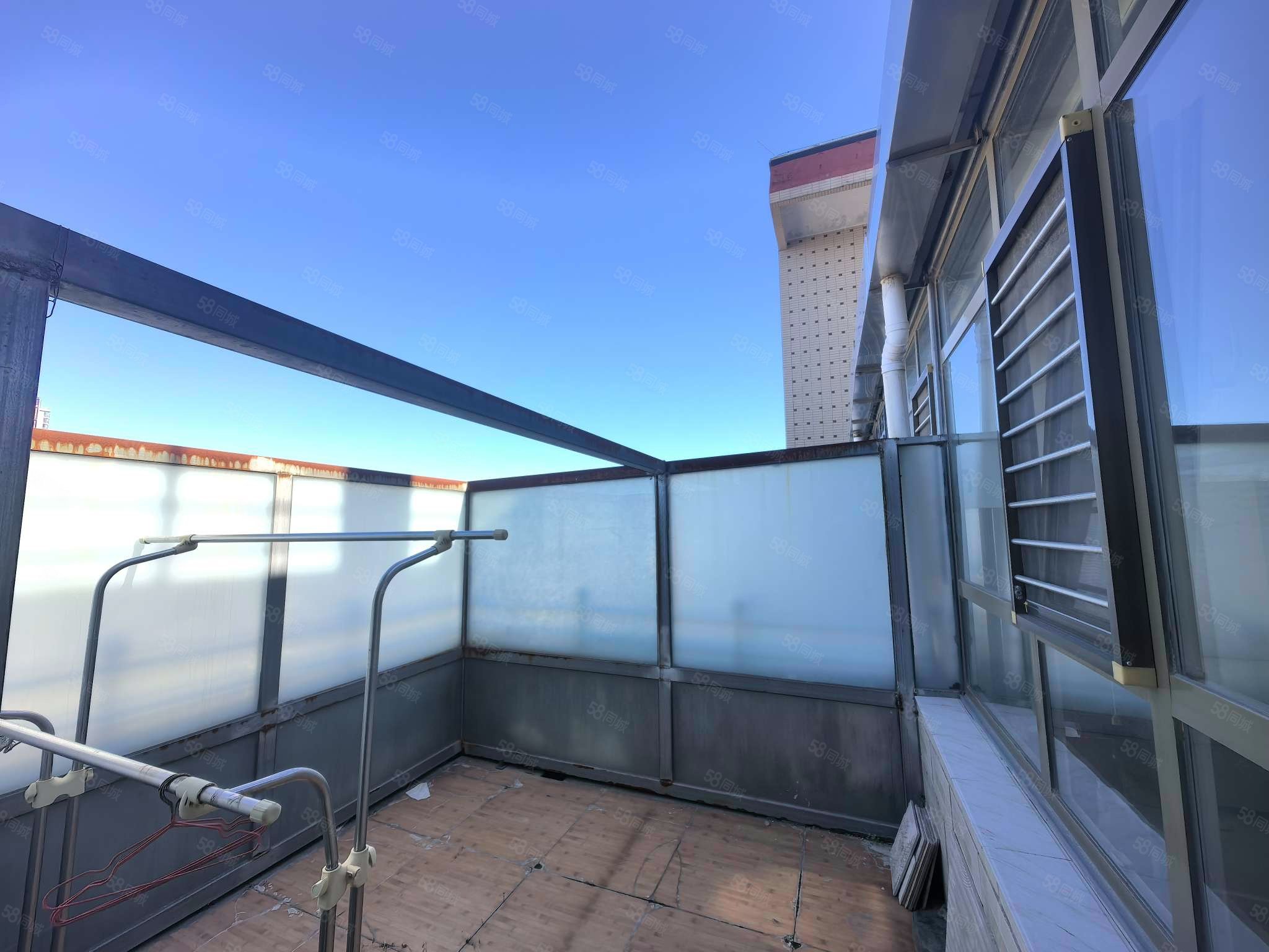 都麗豪廷4室3廳2衛(wèi)217㎡南北359萬