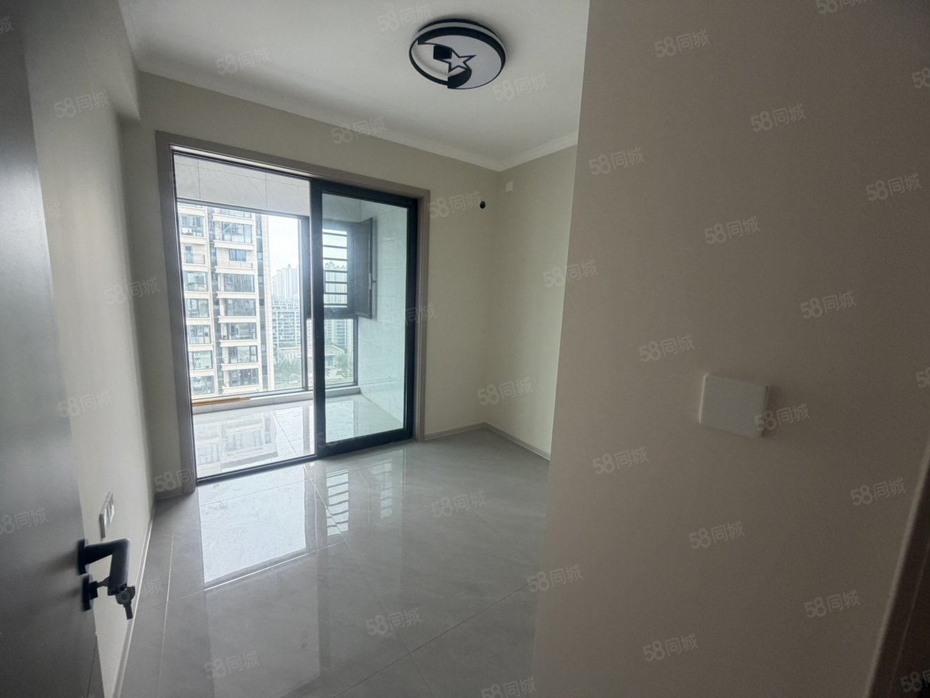 万达大都会公元3室2厅2卫115㎡南北70万