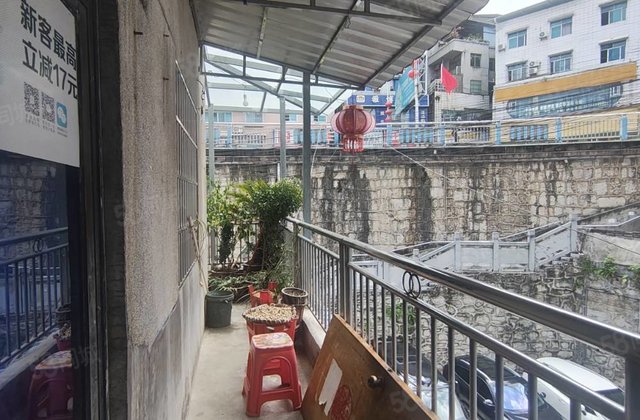 思南城北农贸市场3室2厅120㎡28.8万二手房图片