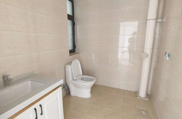 急售！中央帝景  紧邻公园  四室车储齐全 高端小区 好楼层