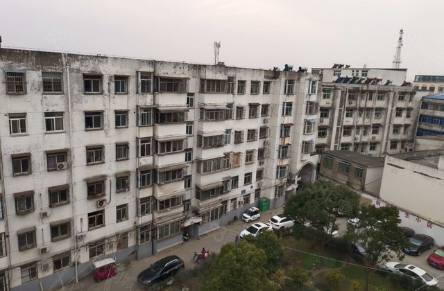 淮滨县物资局家属楼2室1厅100㎡15万二手房图片