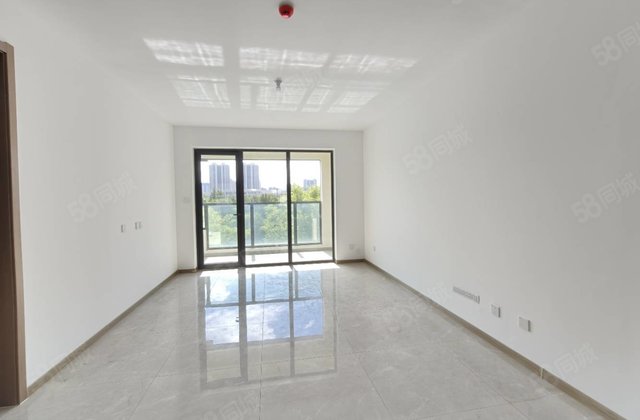 城市玖玺 三室两厅两卫 新房未住   实验    对过