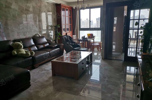 龙江一号3室2厅131.9㎡185万二手房图片