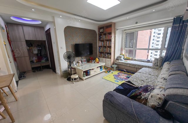 水岸花语 精装三室 带车位储藏室 中层 全天采光  前排 免