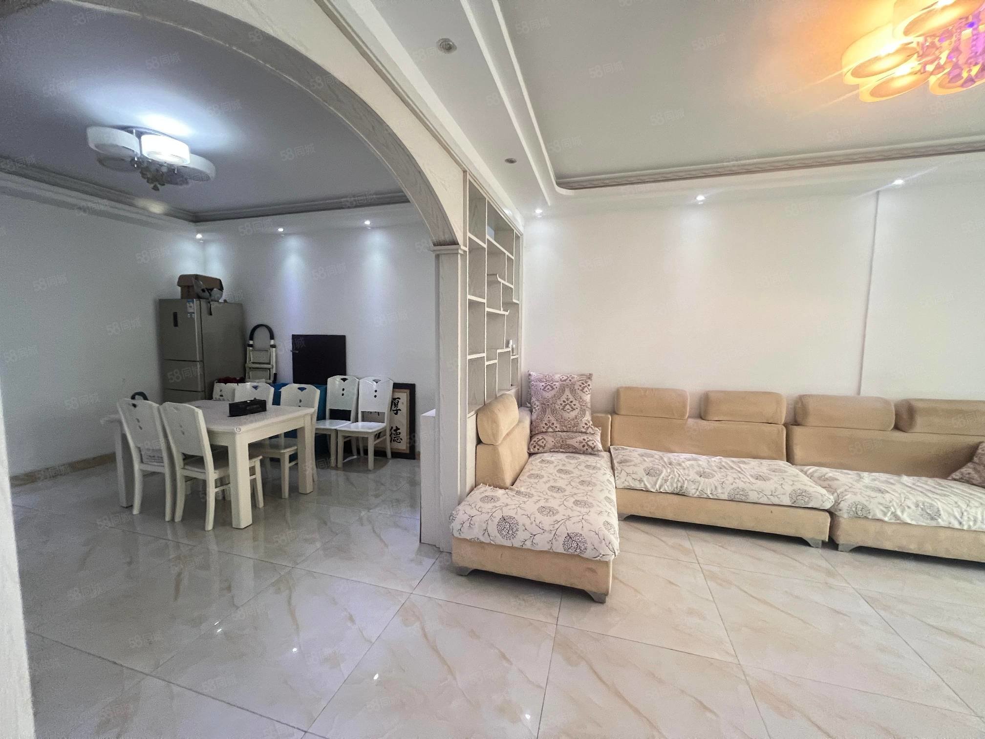 奥林清华3室2厅1卫109㎡南北52万