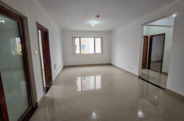 岳庄御府 医疗配套成熟 南北通透 有电梯 双卫格局 小三房，