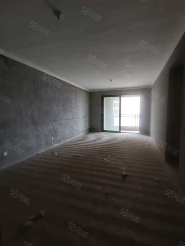 逍遥绿苑3室2厅1卫118.62㎡南北83万