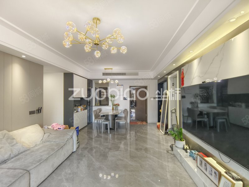 急卖城西蒲荷花苑117大四房精装品牌家具家电