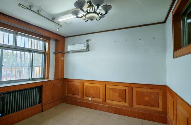 急售文轩中学 步梯低层三室85 龙山南区 区委家属院龙山北区