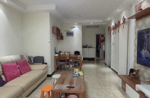 电梯小洋房，精装三室双卫课拎包入住带车位送储，东边户南北通透