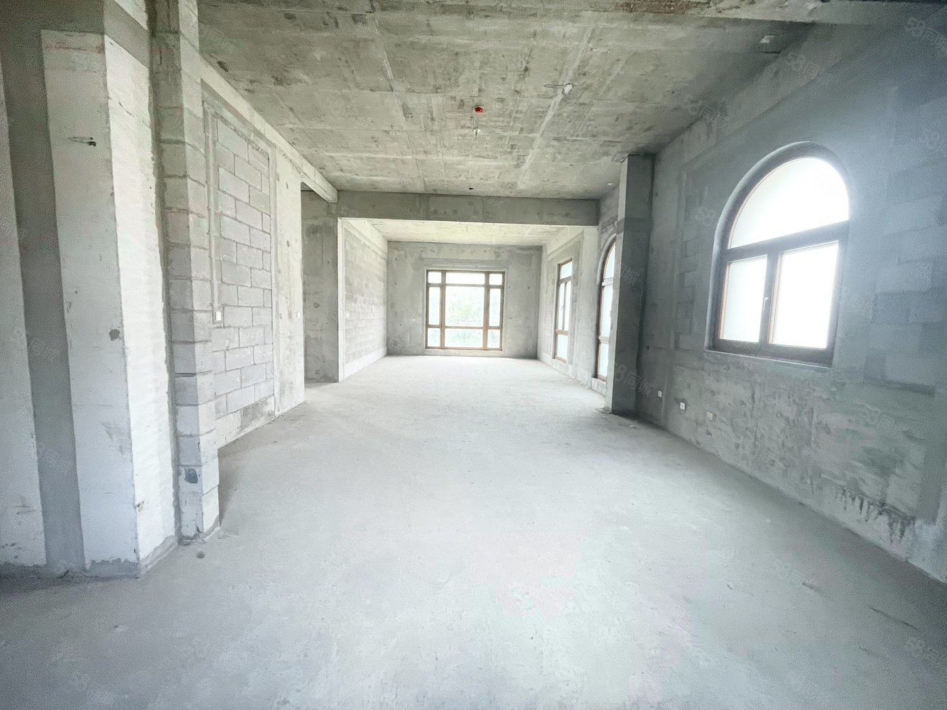 遠(yuǎn)洋LAVIE4室3廳4衛(wèi)980㎡南北7600萬(wàn)