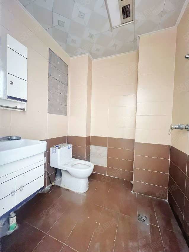 水印城3室2厅2卫119.2㎡南北61.8万