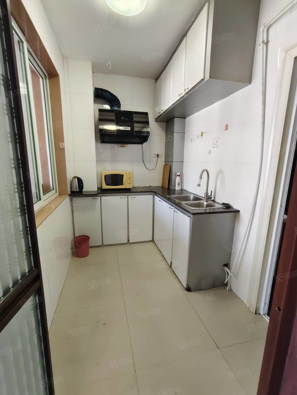 县土产综合楼1室1厅1卫52㎡南9万