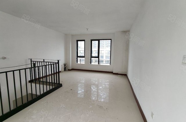 开发区 复式百合新城 带车位免大税 南北通透户型新房未住按揭