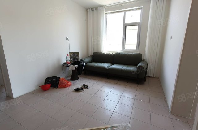 急售 东昌中学 单价5千多 正规三室 免 带储藏室 育新街