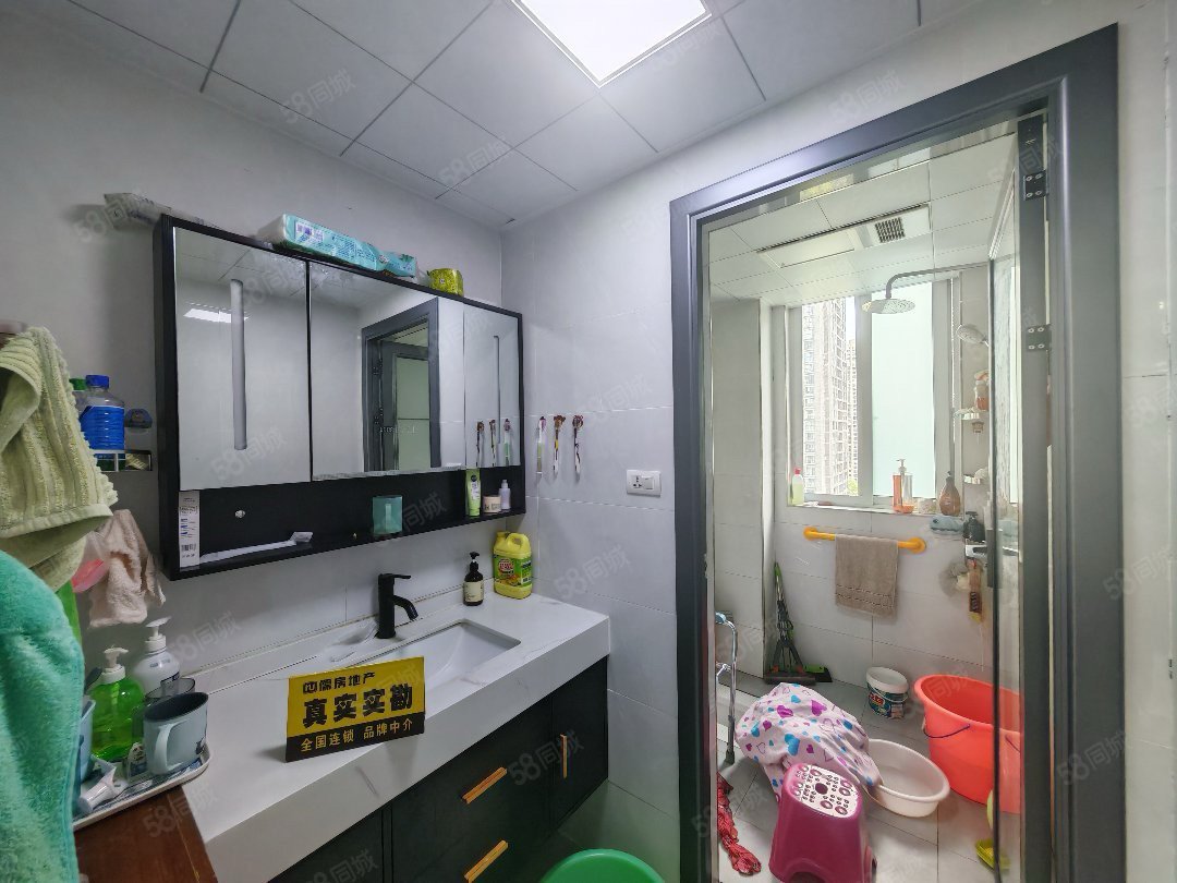 常隆花园3室2厅2卫121.7㎡南70万