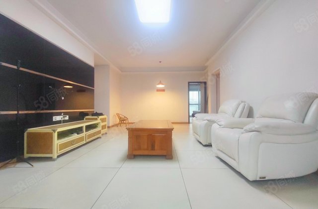 财富中心国际公寓(B区)3室2厅122㎡130万二手房图片