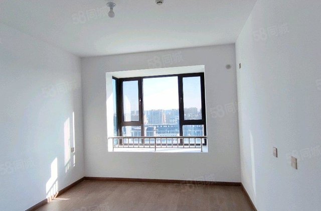 壹号广场 民生壹号院 东边户 免大税送储藏室 诚意出售