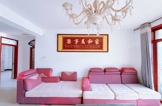 嘉明东边户带车库，房子诚心出售，看房方便，实验双语。价格可谈