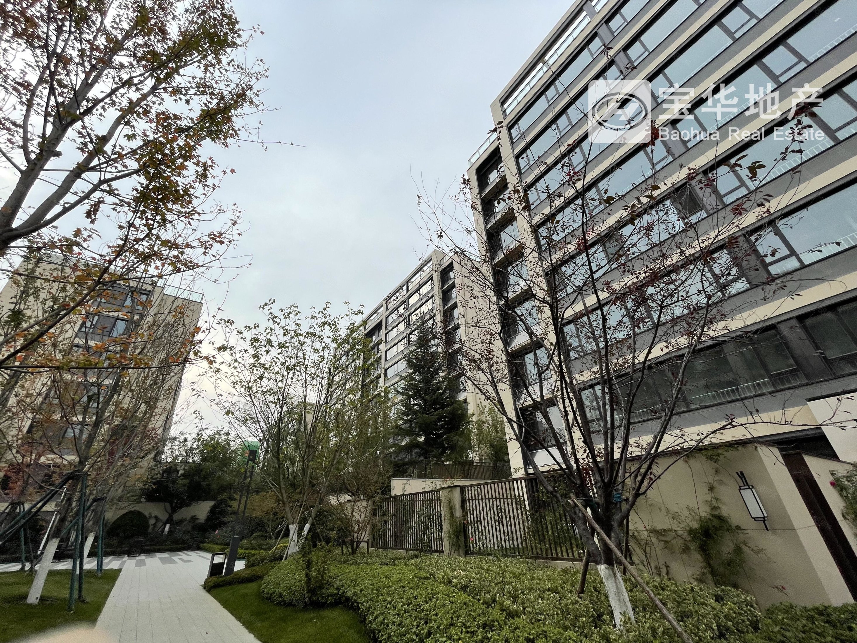 绿城烟台留香园3室2厅2卫121.6㎡南北150万