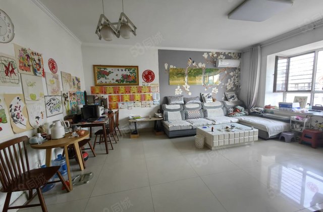 高档社区月亮湾A区112三室两厅一卫精装修仅售88万