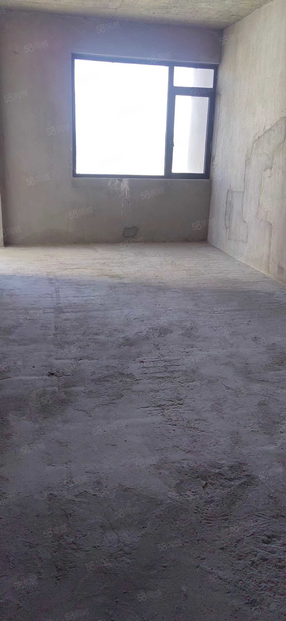 尚品国际1室1厅1卫46.39㎡东27万