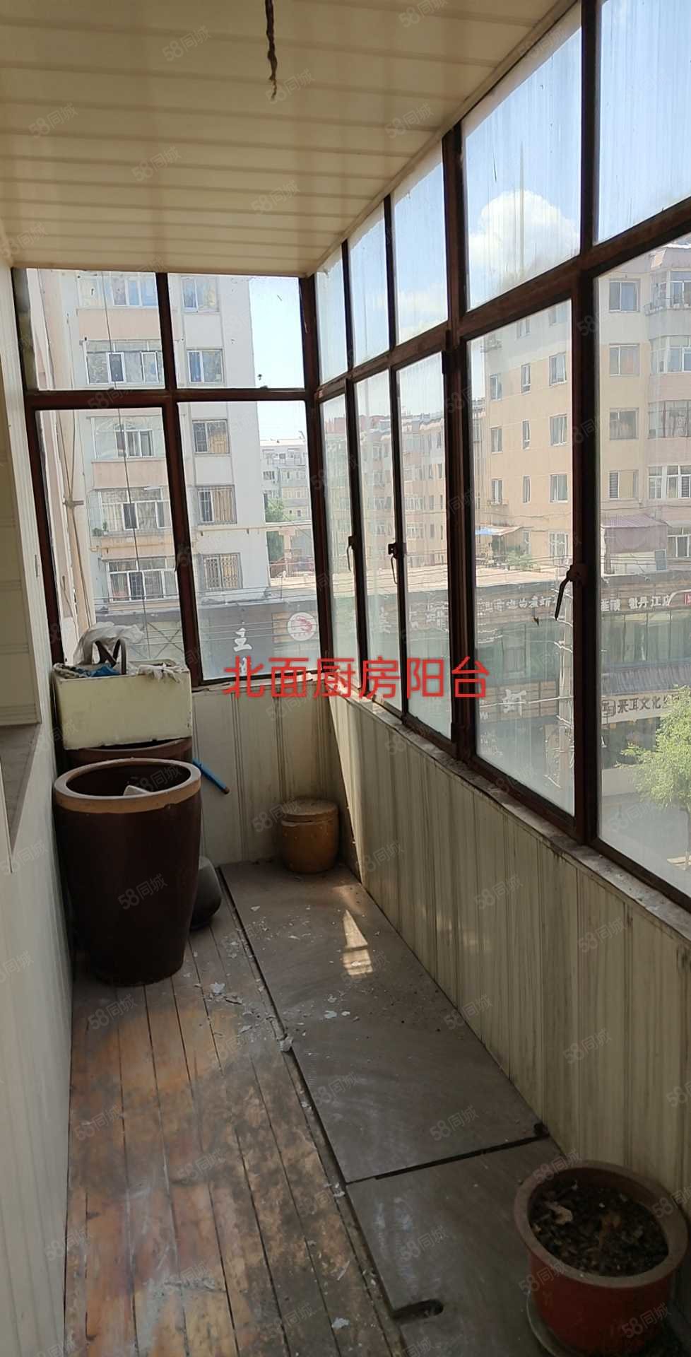 财政楼4室2厅2卫131.43㎡南北29万