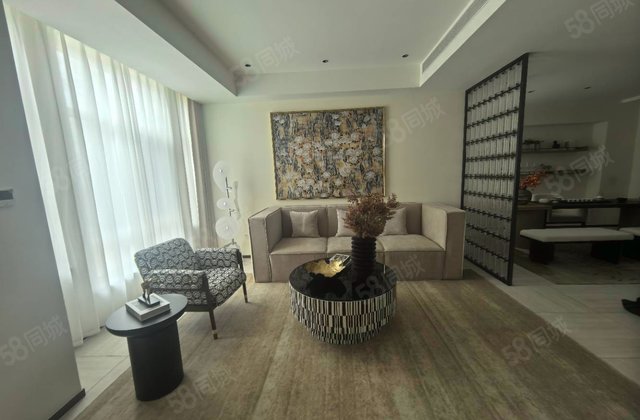 西京都高尔夫别墅4室2厅297㎡155万二手房图片