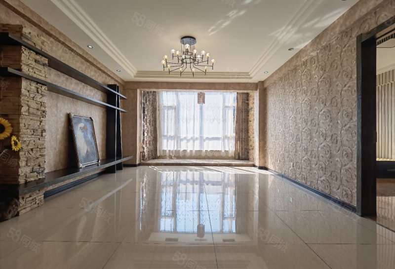 一期,步梯中层,126平三室,精装修南北通透107万,御景苑-丹东58同城