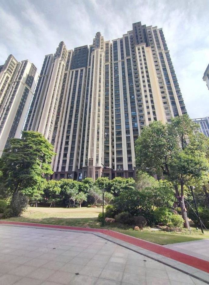 10粒即过户壹品湾三期全新轻奢装修未入住正规2房2厅