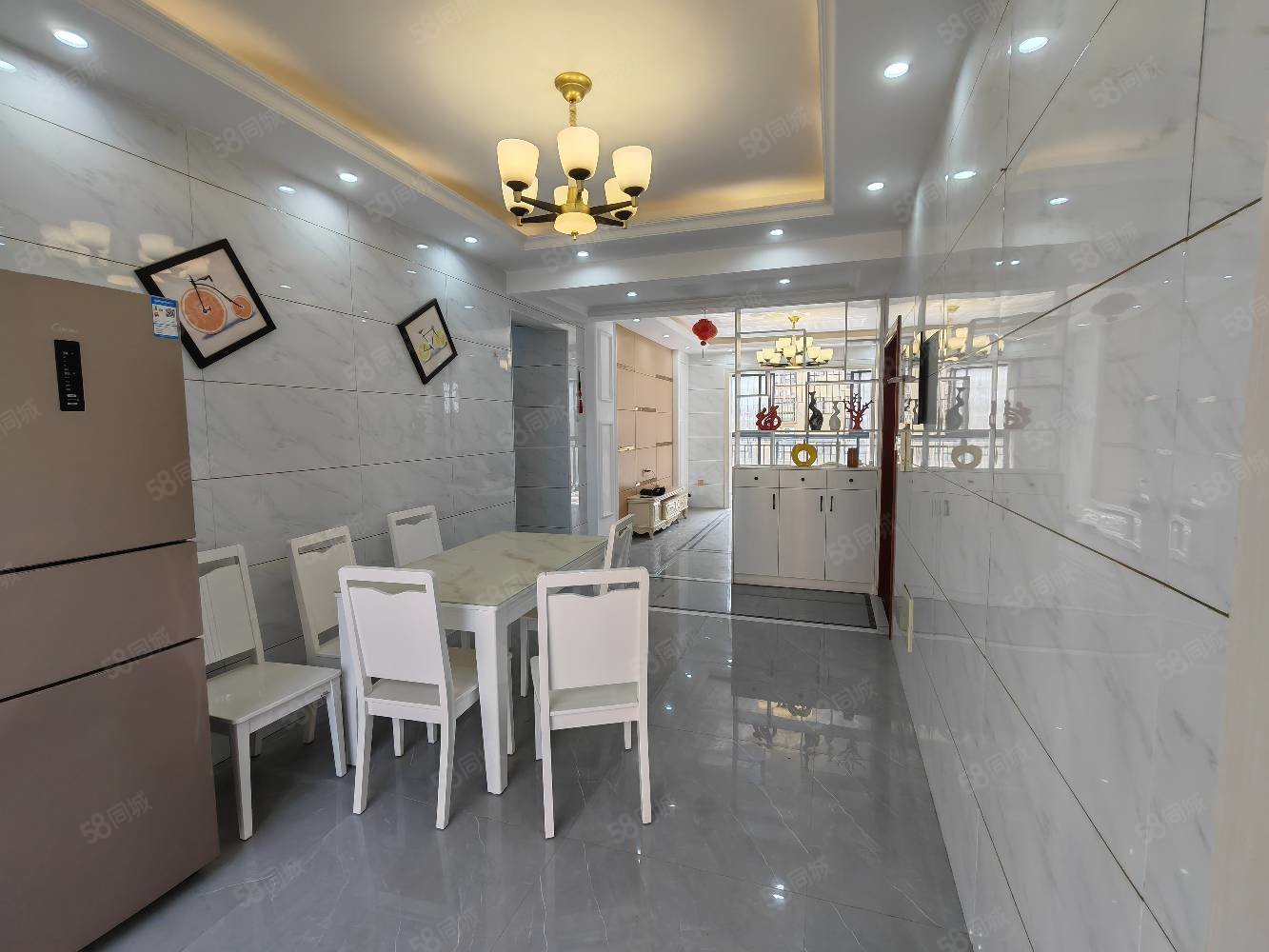 香槟国际3室2厅2卫117㎡南北48.8万