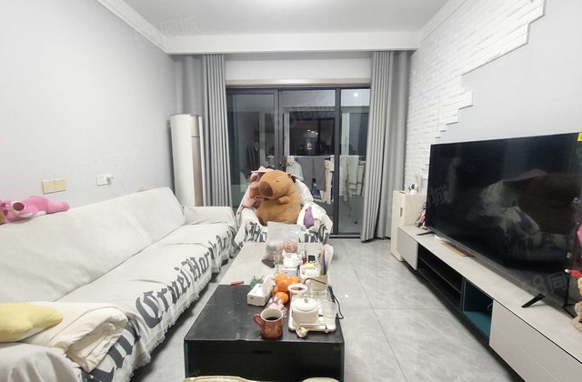 锦绣学府，精装三室客厅朝阳，带储藏室车位