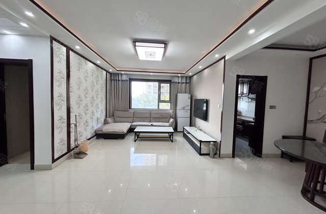 润景苑人车分流 精装修三室双阳台 送车位 随时看房