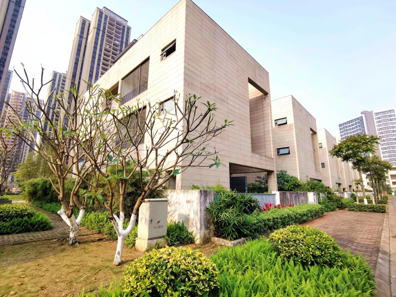 东逸湾剑桥水岸独立别墅占地500方后花园超靓大水景