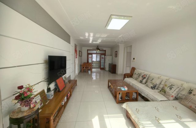 英伦花园 带车位 双阳台 大三叶草 中间层 有地下室