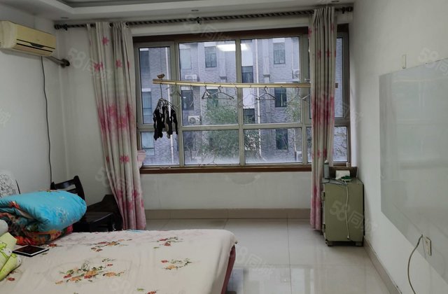 山水文园3室2厅2卫