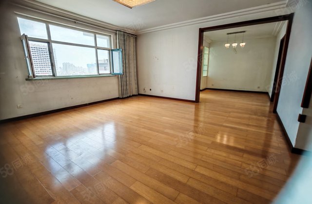 市医院，运河边，三中，泰和花园，华港顺和城电梯三室两厅两卫