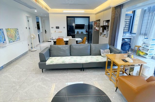 中航城国际社区(南区)4室2厅132.59㎡111万二手房图片