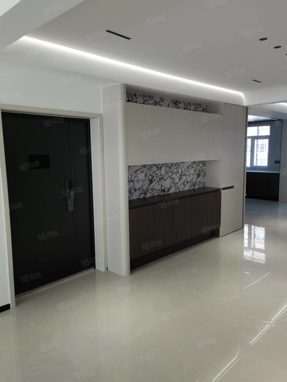 海龙新城3室2厅2卫170㎡南北118万