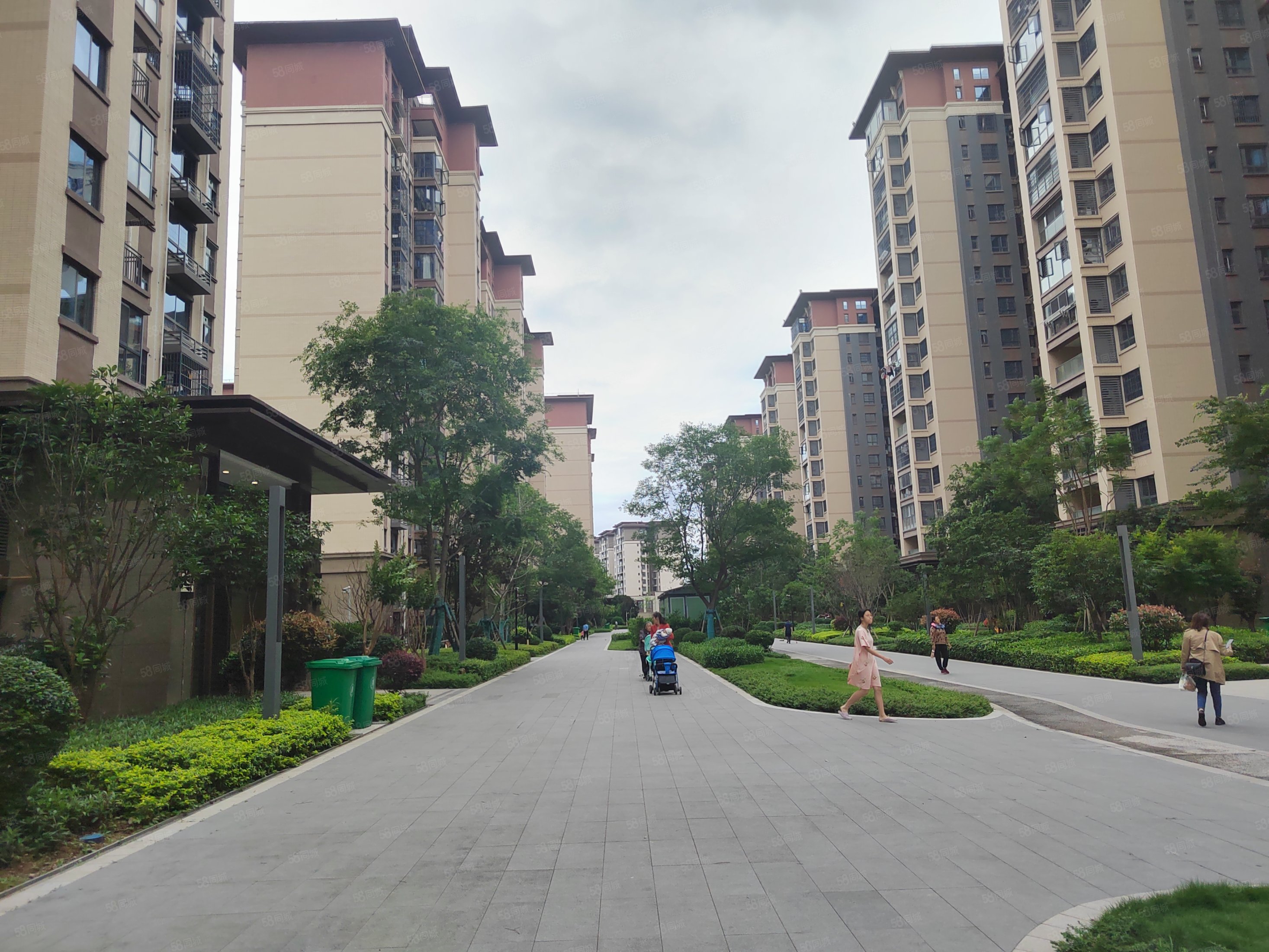 桂林融创万达文化旅游城3室2厅2卫116㎡南北118万