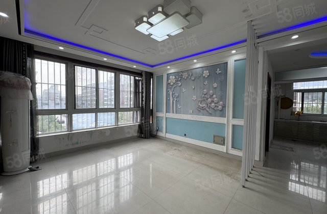 急售边户水岸新城，二楼万豪新城邦带地上朝阳车库35平，边户，