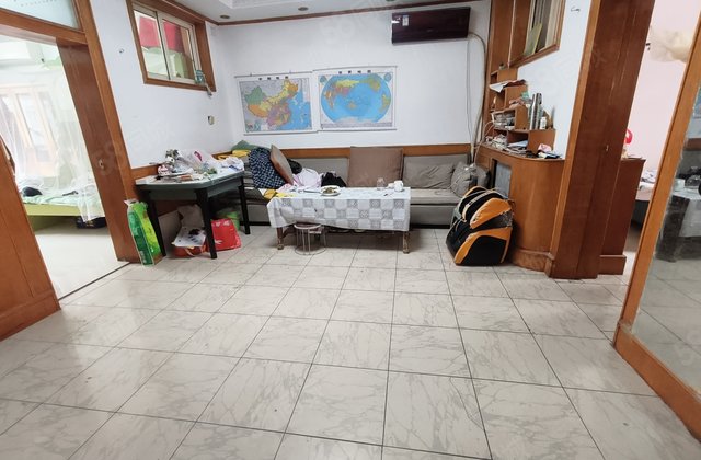 老文轩 电业局四院紧邻老文轩老一中  三室南北通透停车方便