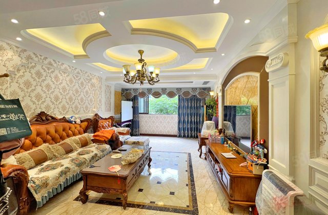 龙城国际一期4室2厅143.9㎡220万二手房图片