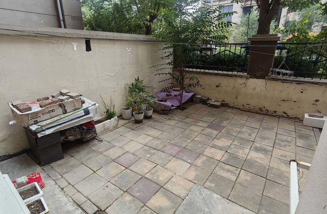 品质小区 一楼带院 三室 证过两年 业主急售 带储 好停车