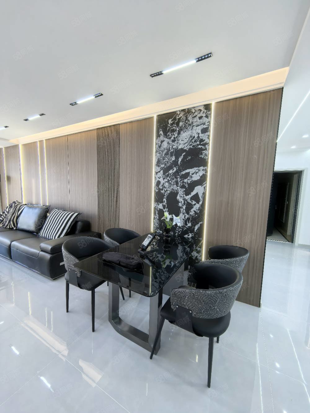 星河万源蓝湾3室2厅2卫133.36㎡南北73.8万