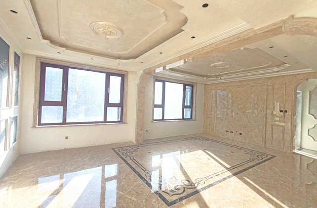 远洋戛纳小镇4室2厅122.29㎡108.8万二手房图片